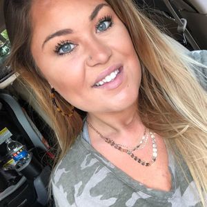 Meet your Posher, Christy